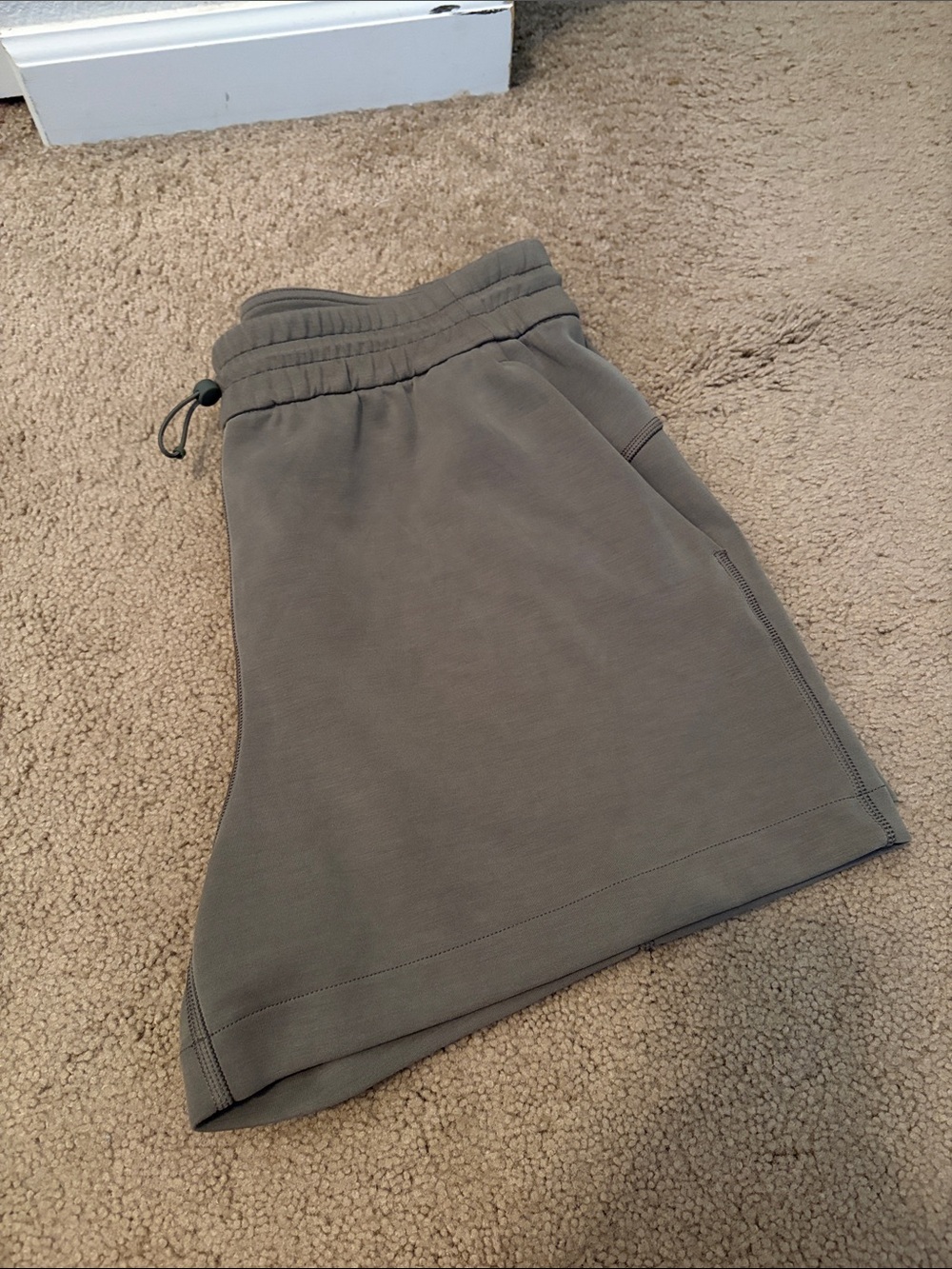 lululemon athletica softstreme high rise short 4” in olive green
